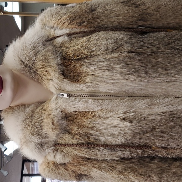 Natural Coyote Fur Hooded Parka - Picture 4 of 6